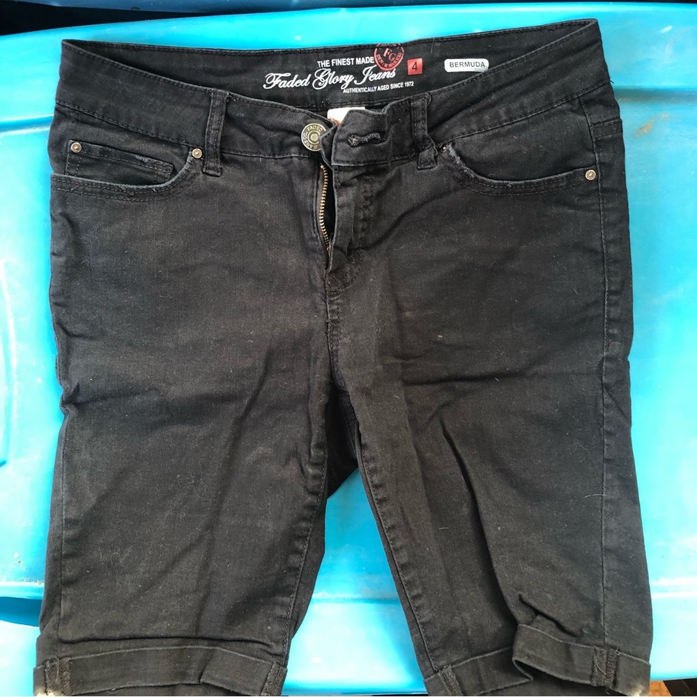 Women’s black Bermuda shorts